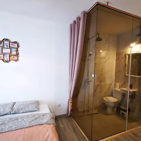 Apartament Foto With Balcony